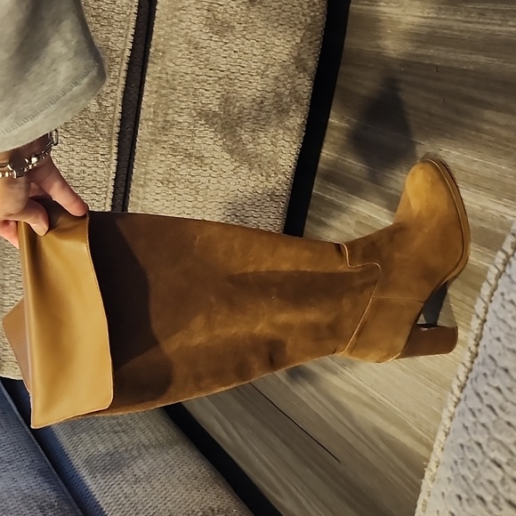 Michael kors suede/leather high boots, size 8 & 1/2. - Picture 3 of 16